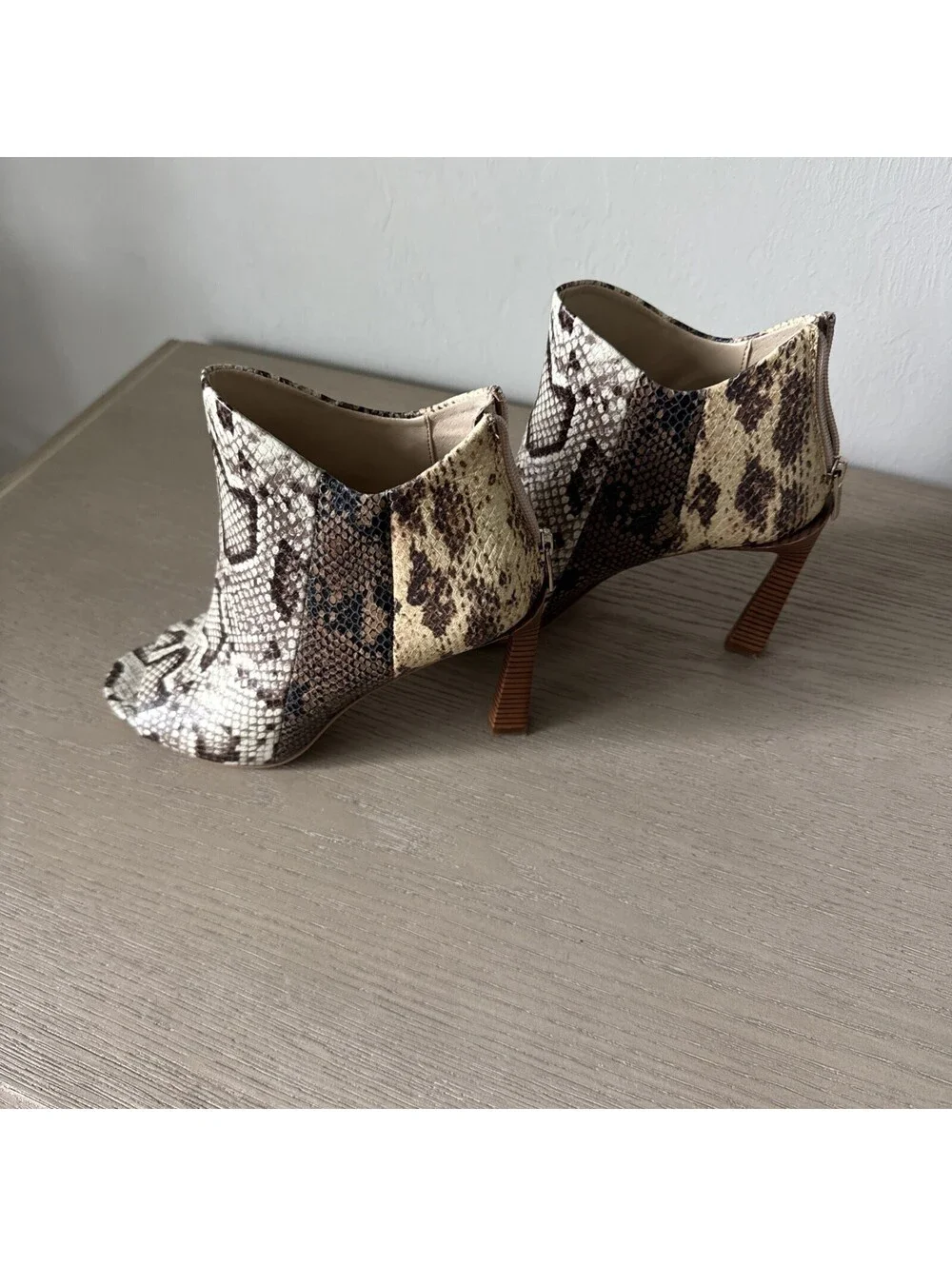 Vince Camuto Careeta Booties Snake Print Open Toe Zip Stiletto Heels Womens 9